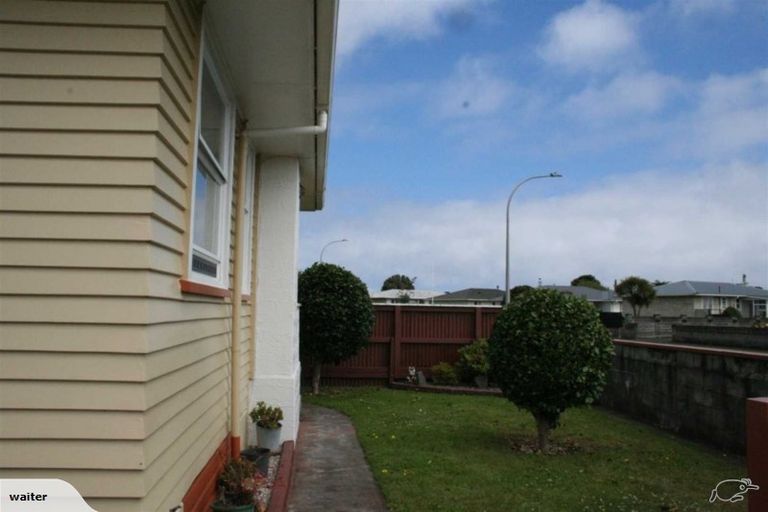 Photo of property in 19 Hume Street, Waitara, 4320