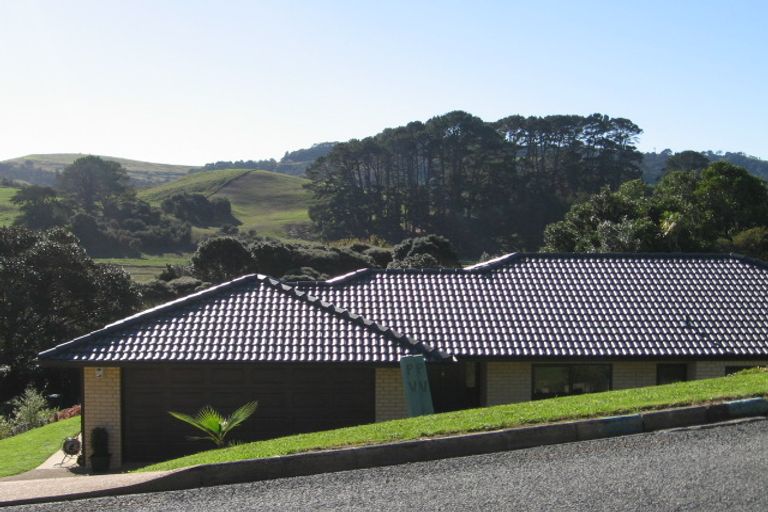 Photo of property in 1/7 Otanerua Road, Hatfields Beach, Orewa, 0931