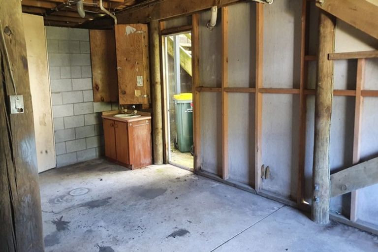 Photo of property in 73 Heta Road, Highlands Park, New Plymouth, 4312