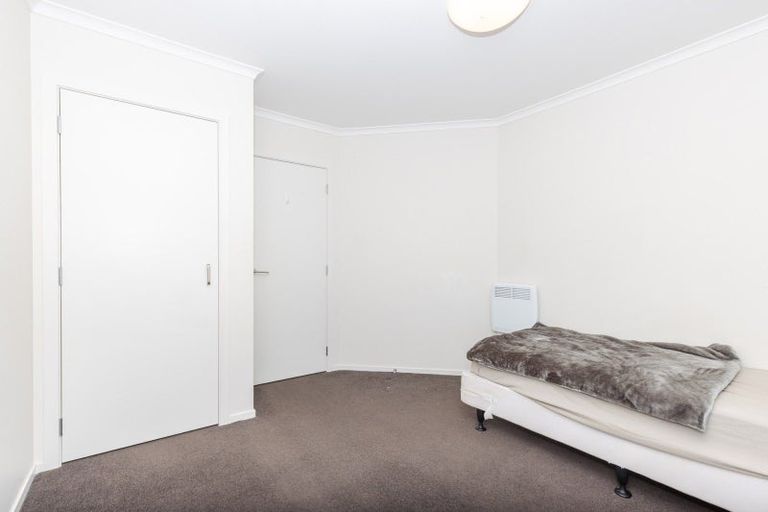 Photo of property in 1 Chiefs Court, Hamilton East, Hamilton, 3216