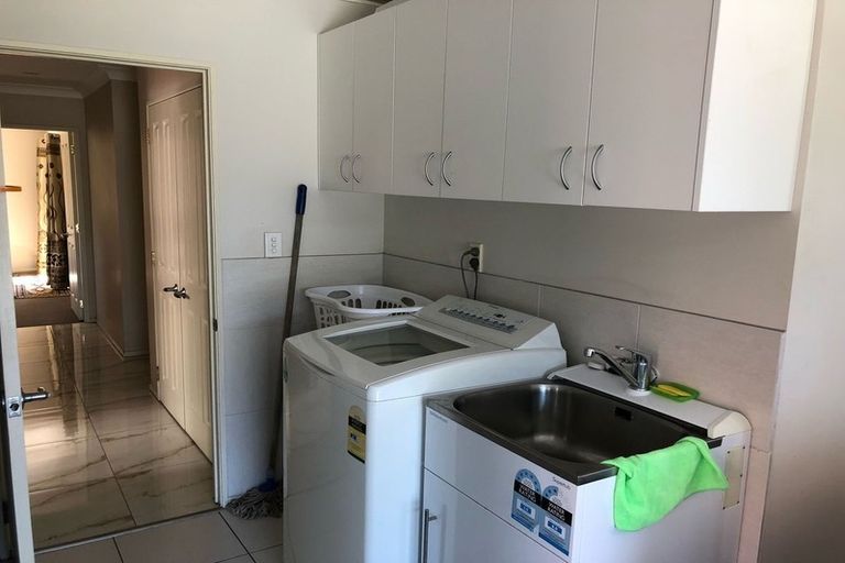 Photo of property in 100 Westerham Drive, Dannemora, Auckland, 2016