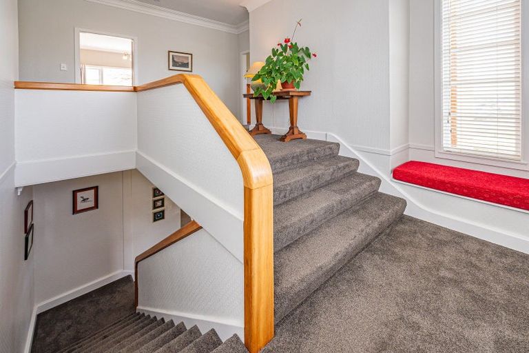 Photo of property in 2 Kent Road, Saint Johns Hill, Whanganui, 4501