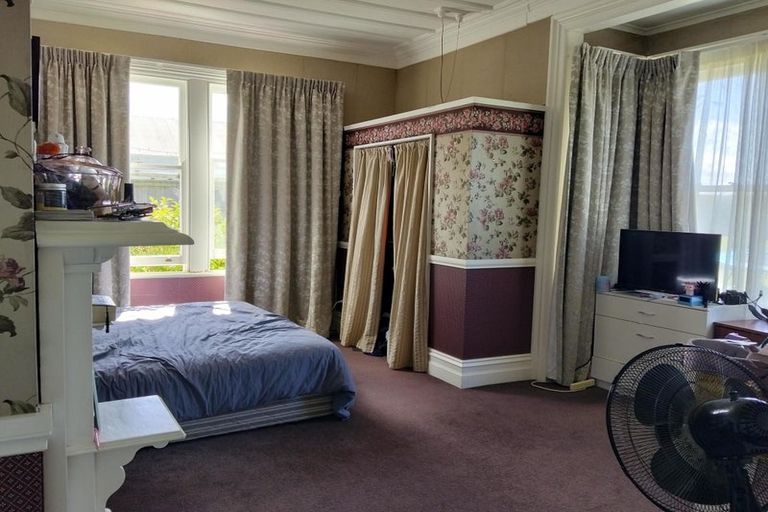 Photo of property in 215 Bridge Street, Bulls, 4818