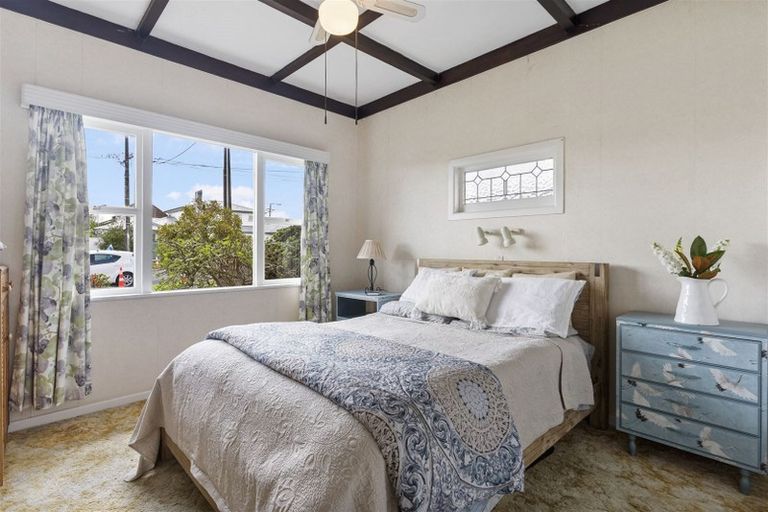 Photo of property in 2 Preston Avenue, Belmont, Auckland, 0622