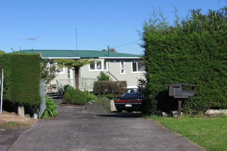 Photo of property in 27 Alwyn Avenue, Te Atatu South, Auckland, 0610