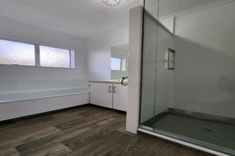 Photo of property in 2/72 Cumberland Street, Welbourn, New Plymouth, 4312