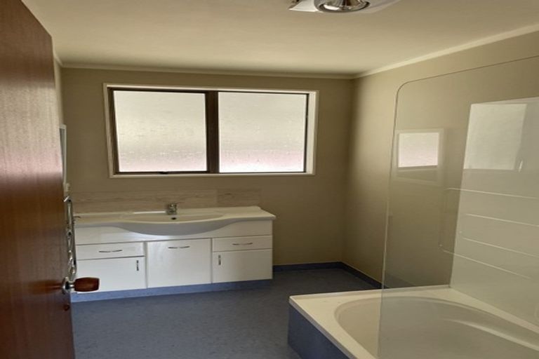 Photo of property in 2/97 Thackeray Street, Trentham, Upper Hutt, 5018