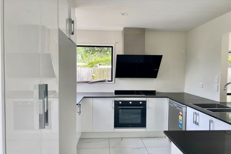 Photo of property in 2/4 Betwin Avenue, Sockburn, Christchurch, 8042