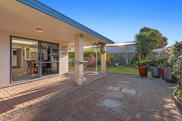 Photo of property in 38 Corinth Grove, Papamoa Beach, Papamoa, 3118