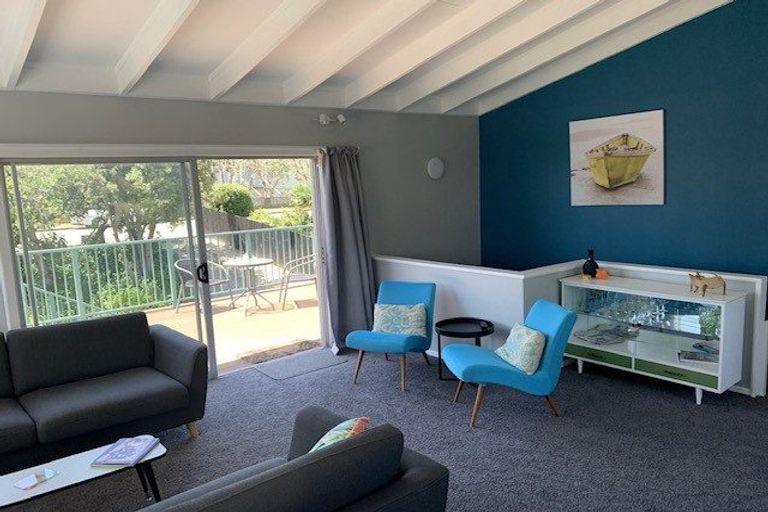 Photo of property in 10 Konini Crescent, Waikanae Beach, Waikanae, 5036