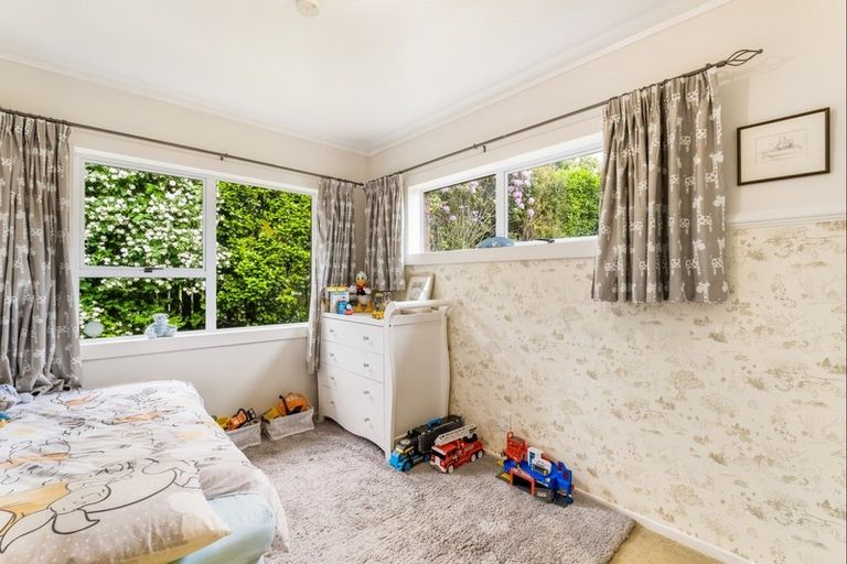 Photo of property in 5 Paparata Road, Bombay, 2675