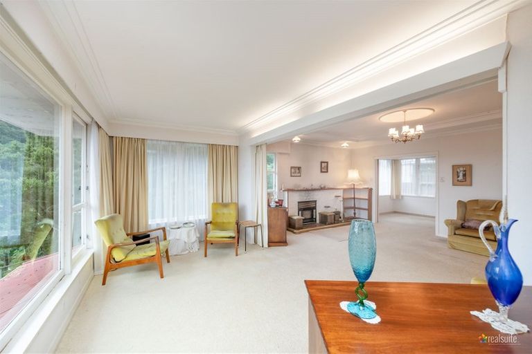 Photo of property in 150 Kamahi Street, Stokes Valley, Lower Hutt, 5019