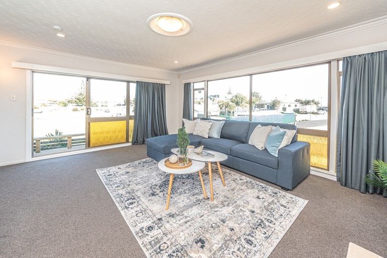 Photo of property in 74c Cornfoot Street, Castlecliff, Whanganui, 4501