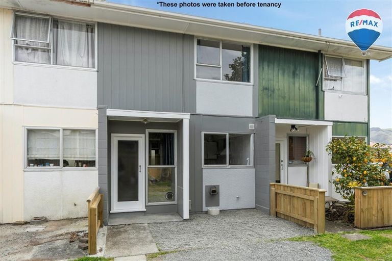 Photo of property in 2/100 Martin Street, Wallaceville, Upper Hutt, 5018