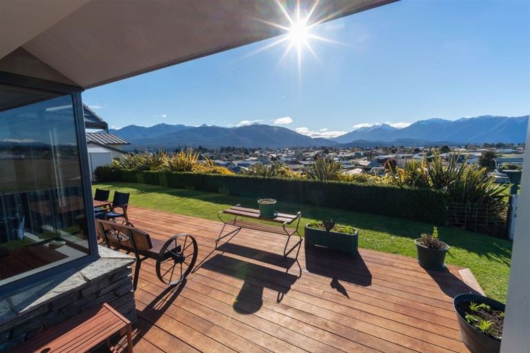 Photo of property in 12 Tawera Place, Te Anau, 9679