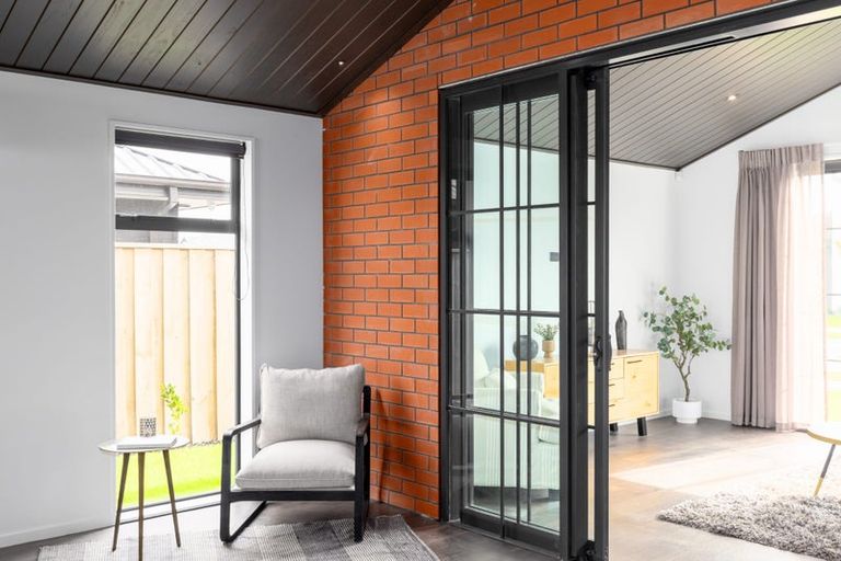 Photo of property in 32 Finstock Way, Rolleston, 7614