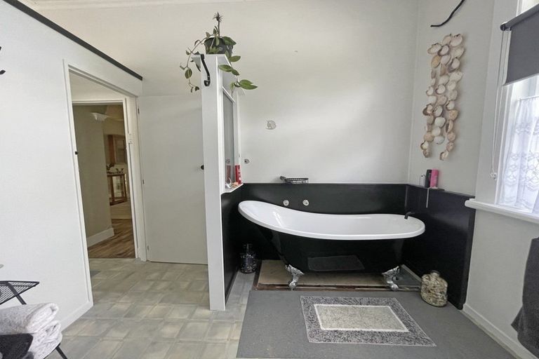 Photo of property in 50 Ormond Street, Woodville, 4920