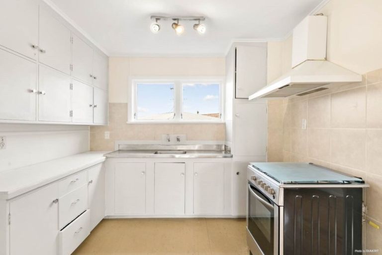 Photo of property in 2/41 Greenslade Crescent, Northcote, Auckland, 0627