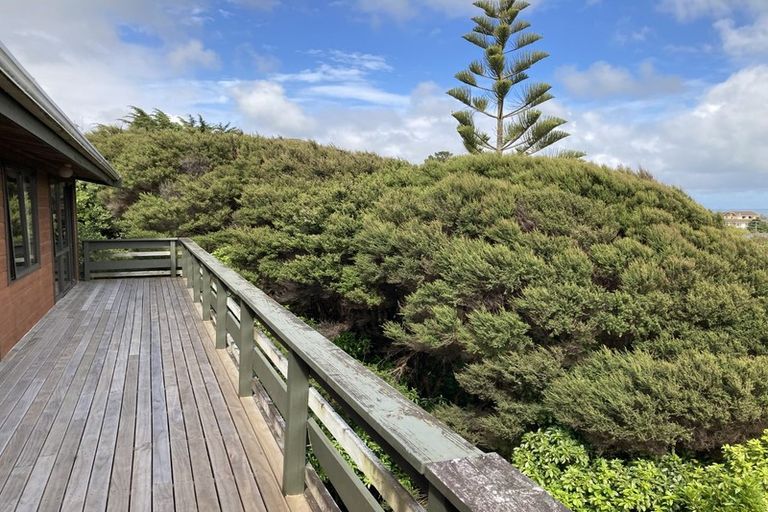 Photo of property in 10 Mervyn Place, Plimmerton, Porirua, 5026