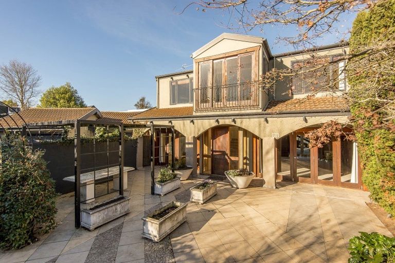 Photo of property in 36 Garden Road, Merivale, Christchurch, 8014