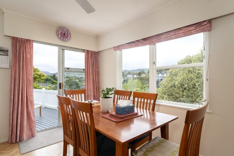 Photo of property in 115 Oriel Avenue, Tawa, Wellington, 5028