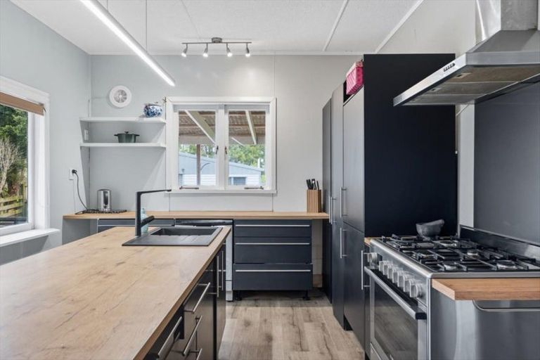 Photo of property in 24 Pah Road, Te Puke, 3189