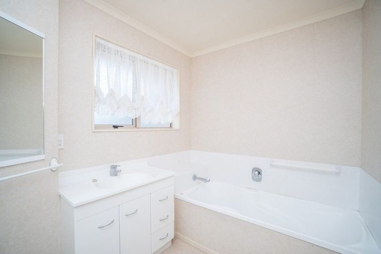 Photo of property in 6 Madison Avenue, Milson, Palmerston North, 4414