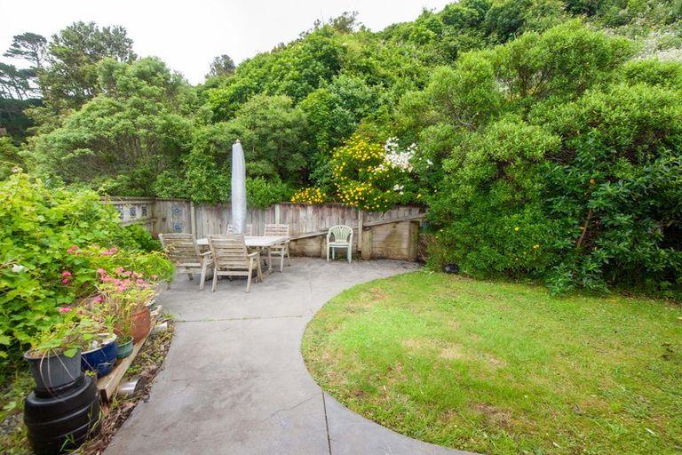 Photo of property in 23 Waverton Terrace, Churton Park, Wellington, 6037