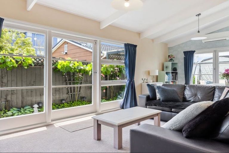Photo of property in 2/18 Packe Street, Edgeware, Christchurch, 8013