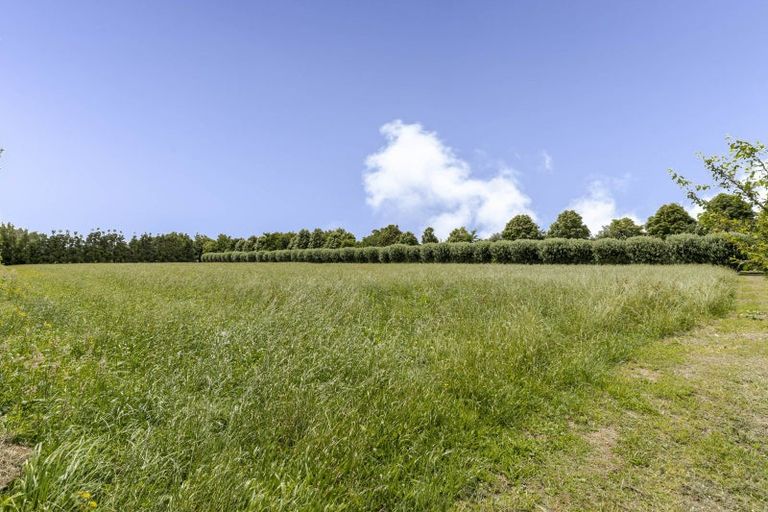 Photo of property in 280 Corbett Road, Paraite, New Plymouth, 4373