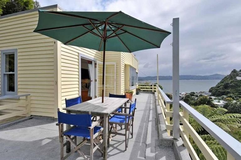 Photo of property in 10 Matai Terrace, Eastbourne, Lower Hutt, 5013