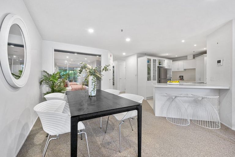 Photo of property in 1c/175 Hurstmere Road, Takapuna, Auckland, 0622