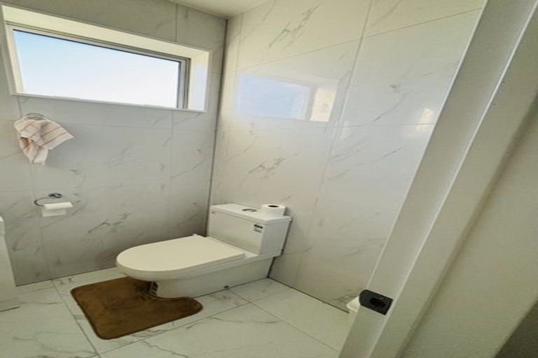 Photo of property in 61a Archibald Road, Kelston, Auckland, 0602