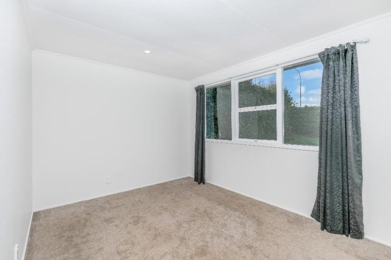 Photo of property in 606 Glenfield Road, Bayview, Auckland, 0629