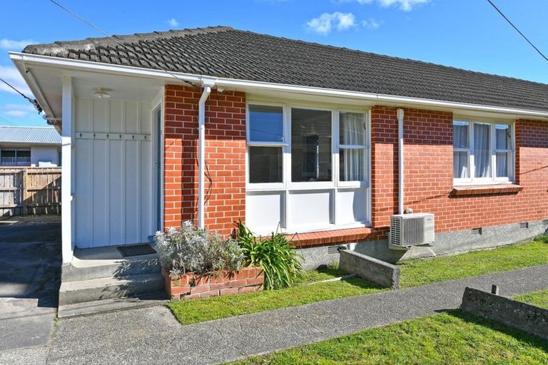 Photo of property in 1/29 Hillside Drive, Maoribank, Upper Hutt, 5018