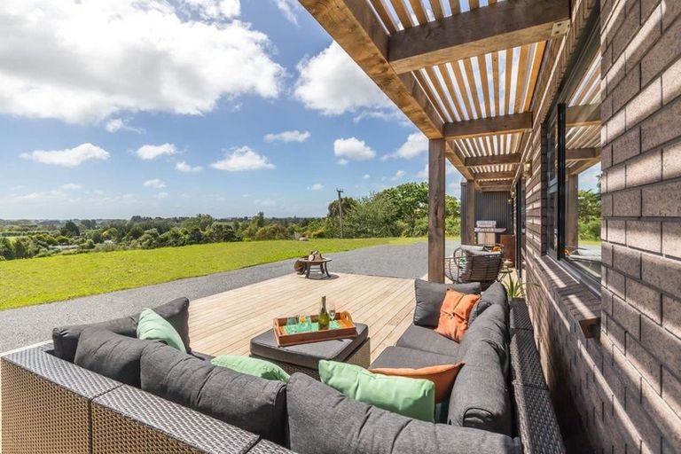 Photo of property in 157 Manakau Heights Drive, Manakau, Levin, 5573