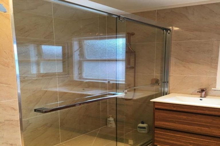 Photo of property in 99 Stottholm Road, Titirangi, Auckland, 0604