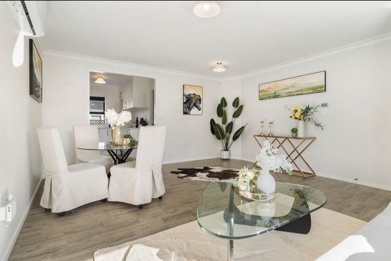 Photo of property in 2/282 Shirley Road, Papatoetoe, Auckland, 2025