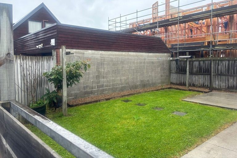 Photo of property in 2/64 Division Street, Riccarton, Christchurch, 8041