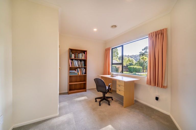 Photo of property in 13 Carlow Grove, Birchville, Upper Hutt, 5018