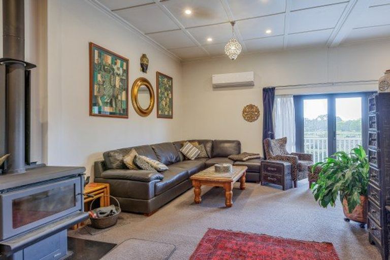Photo of property in 100 Cole Street, Dannevirke, 4930