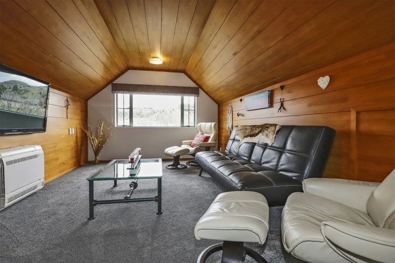 Photo of property in 15 Jacaranda Place, Greenmeadows, Napier, 4112