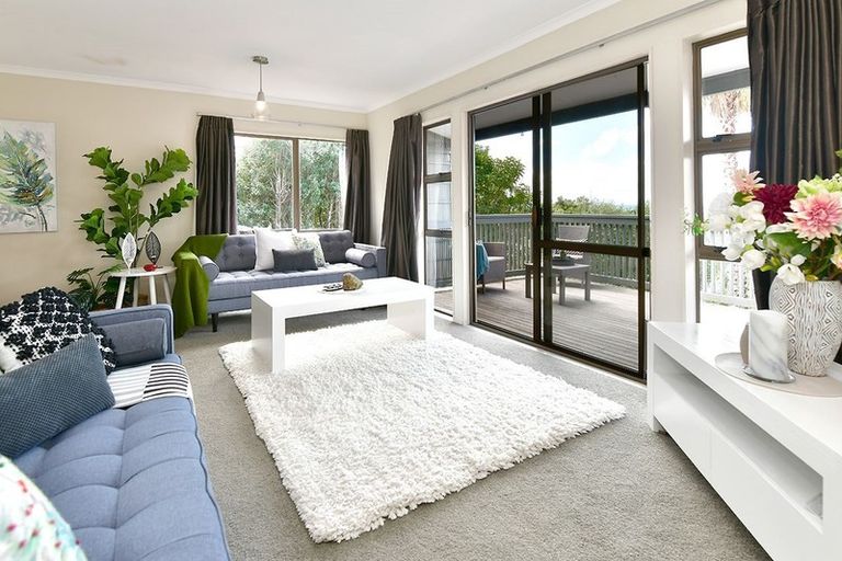 Photo of property in 59 Elliston Crescent, Stanmore Bay, Whangaparaoa, 0932
