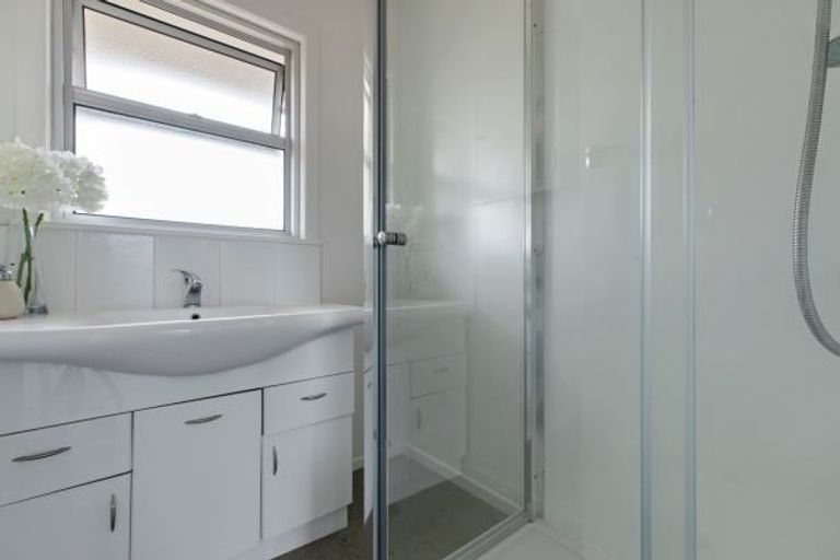 Photo of property in 2/15 Brook Street, Milford, Auckland, 0620