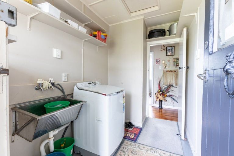 Photo of property in 1 Robertshawe Crescent, Dannevirke, 4930