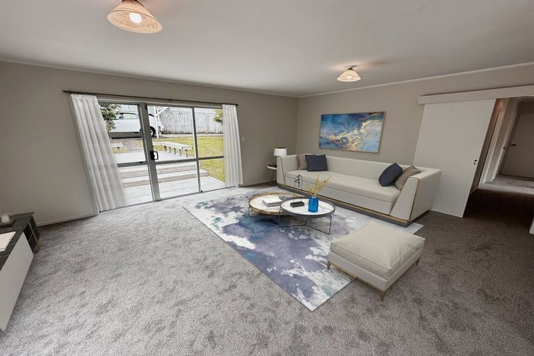 Photo of property in 4/23 Luckens Road, West Harbour, Auckland, 0618