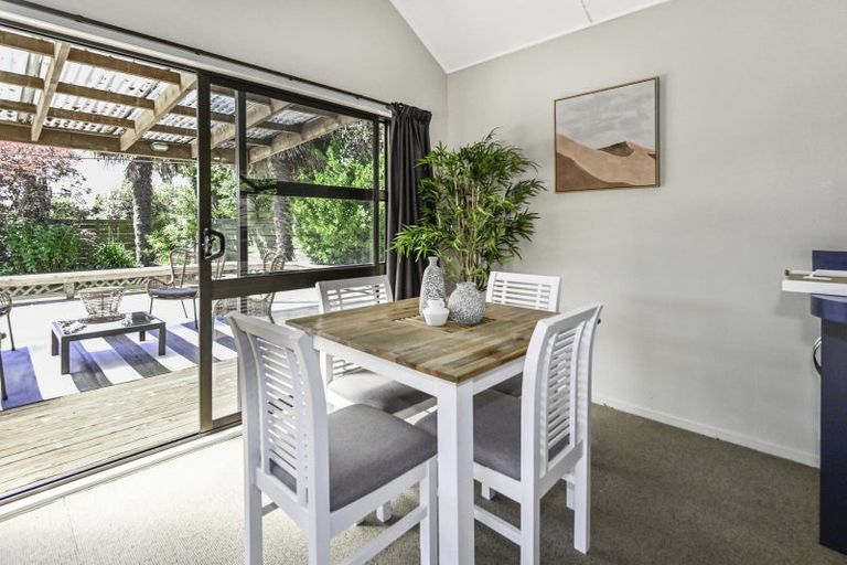 Photo of property in 3 Kaweka Place, Havelock North, 4130