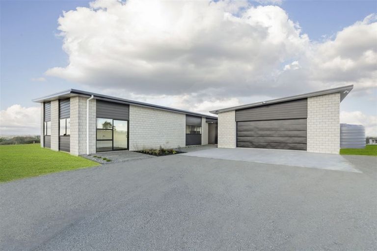 Photo of property in 210 Grove Road, Te Pahu, Hamilton, 3285