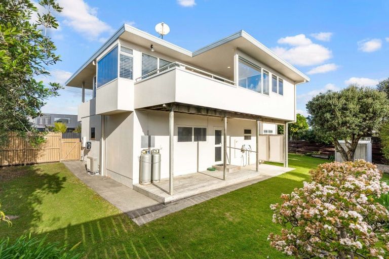 Photo of property in 102 Saint Patricks Row, Whangamata, 3620