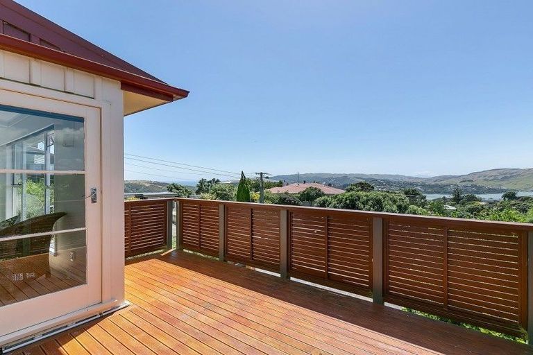 Photo of property in 2 Karoro Place, Paremata, Porirua, 5024